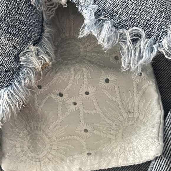 American Eagle SZ 0 Curvy Hi-Rise Shortie Jean Shorts Distressed Stretch Light - Picture 6 of 10